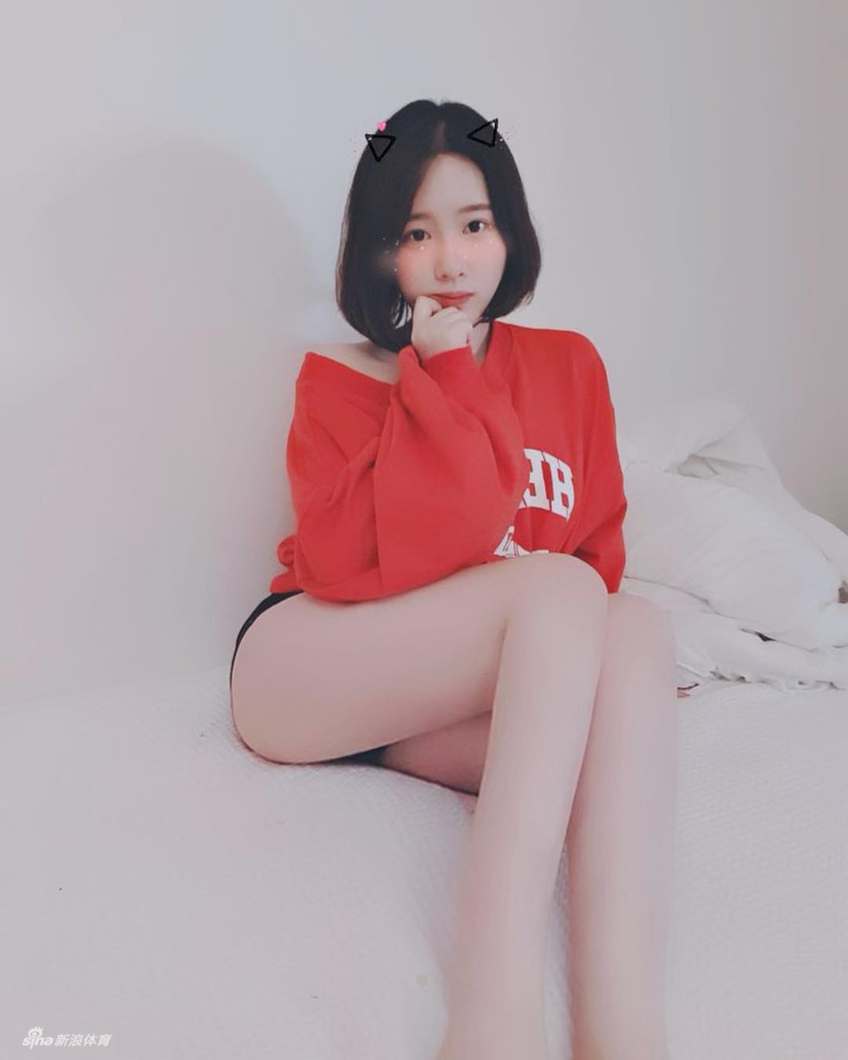 短发清纯少女唤醒你的一整天