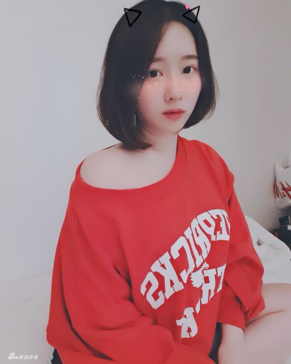 短发清纯少女唤醒你的一整天