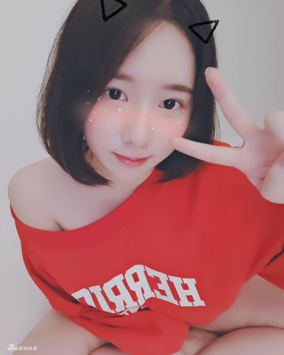 短发清纯少女唤醒你的一整天