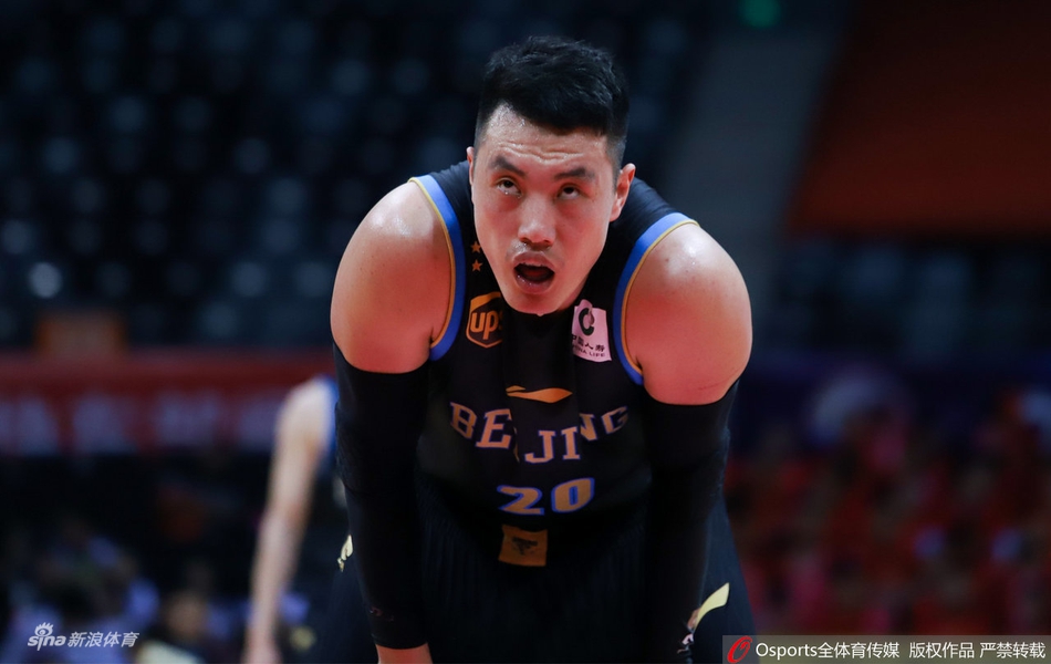 四分之一决赛：深圳96-106北京