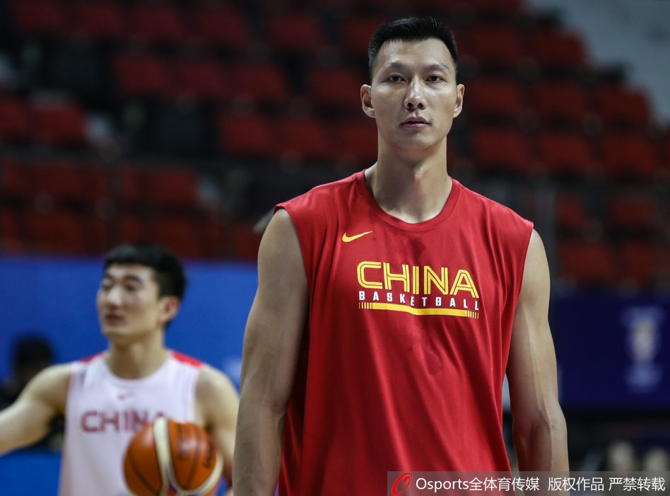 郭少调皮挑战阿联 男篮备战叙利亚