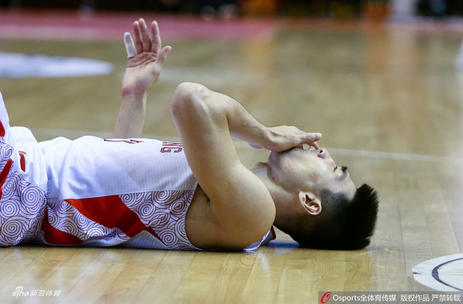 季后赛12进8:山东101-103江苏