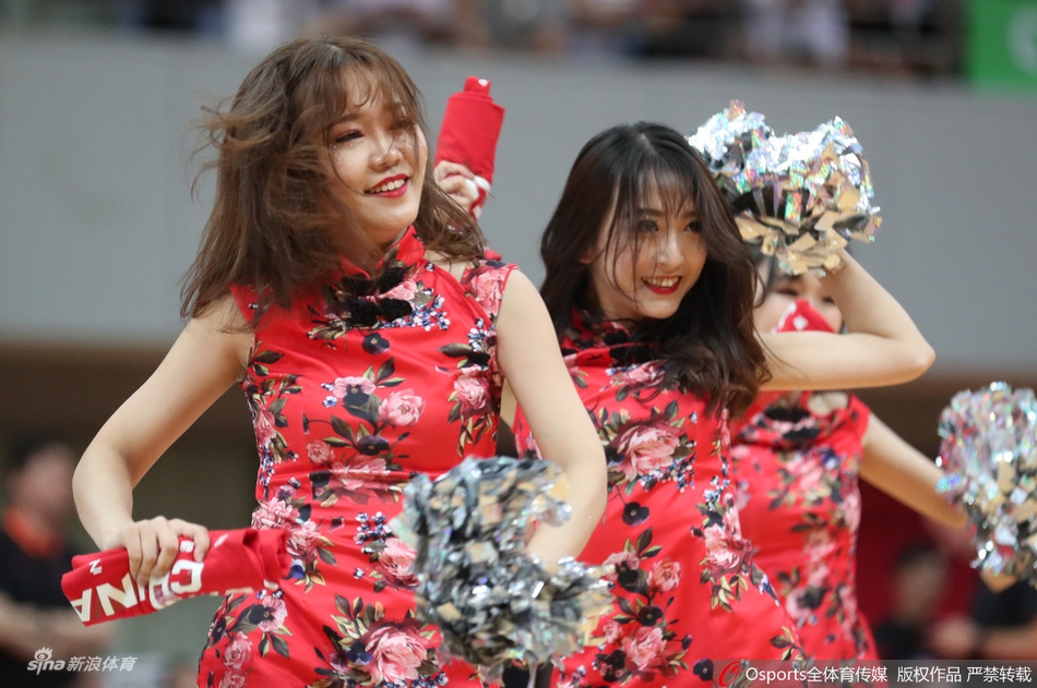 篮球宝贝中国风旗袍热舞