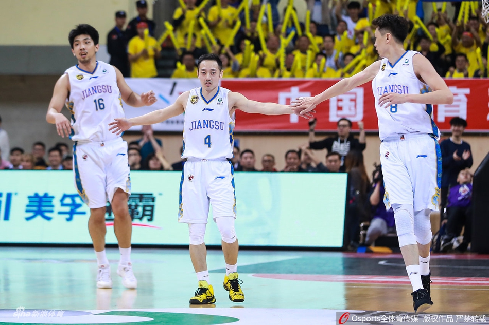 季后赛12进8:江苏113-105山东