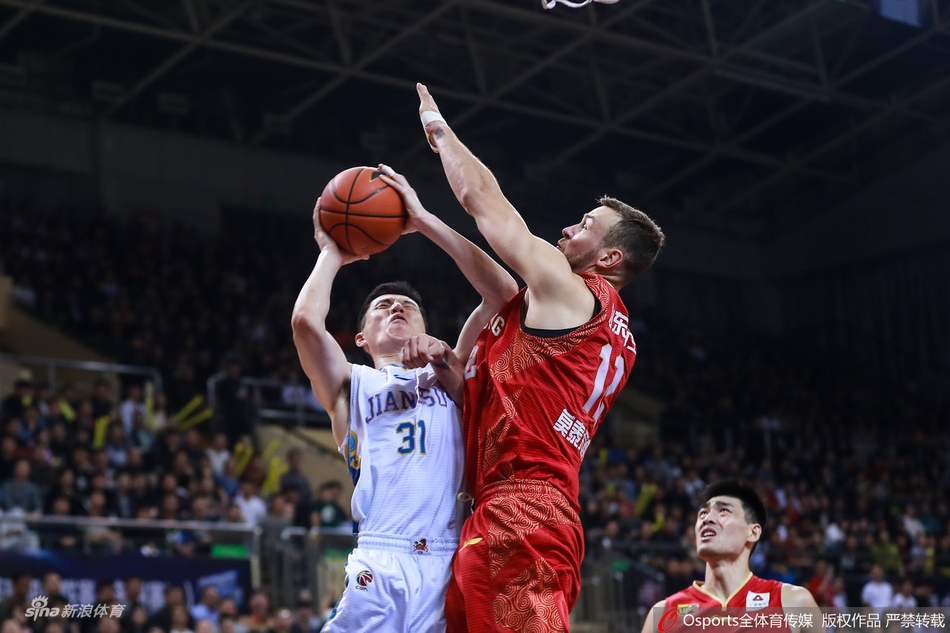 季后赛12进8:江苏113-105山东