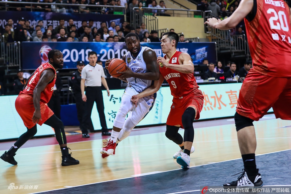季后赛12进8:江苏113-105山东