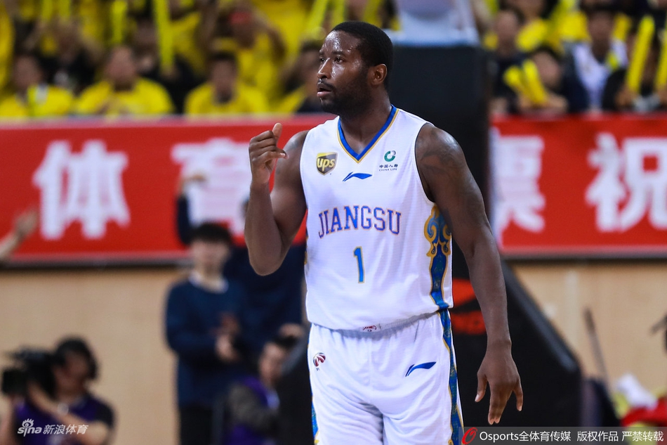 季后赛12进8:江苏113-105山东