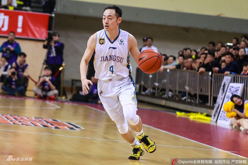 季后赛12进8:江苏113-105山东