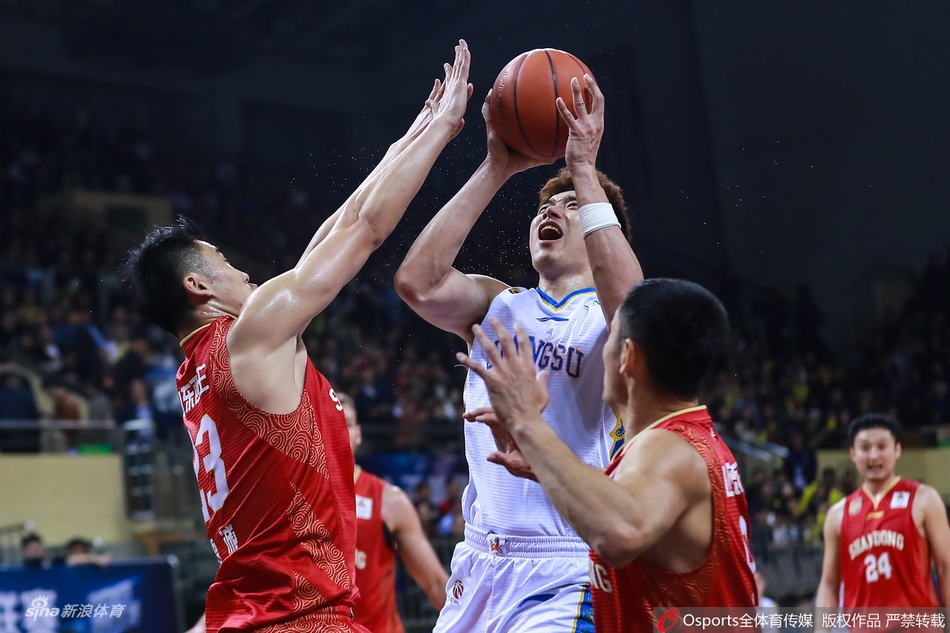 季后赛12进8:江苏113-105山东
