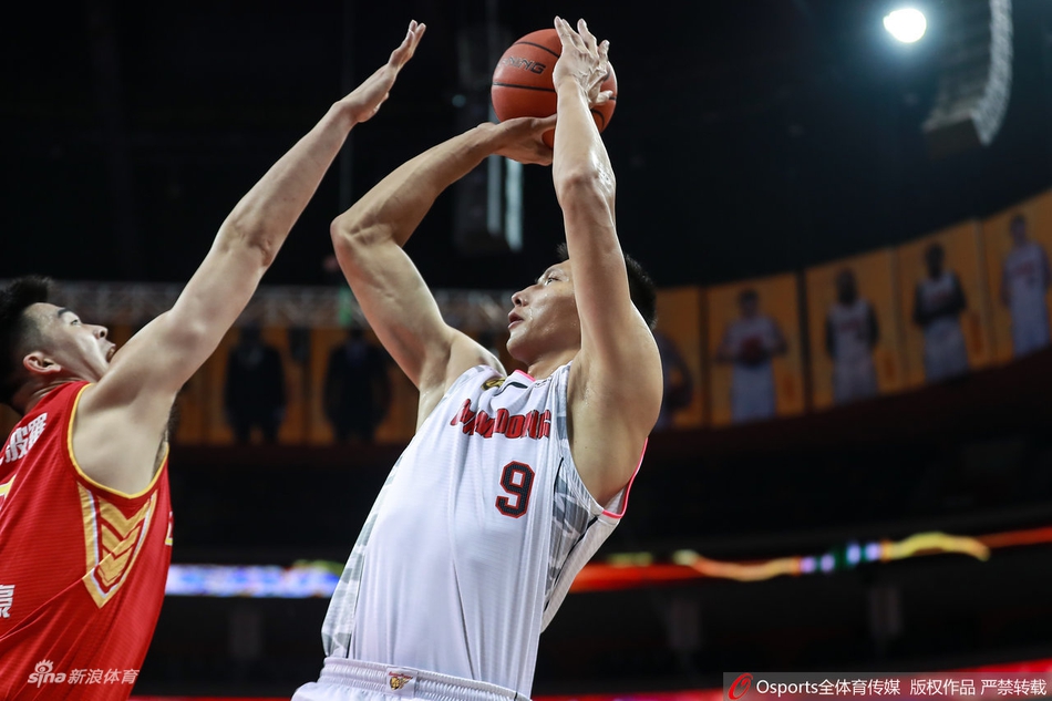 CBA半决赛G2:广东119-112深圳