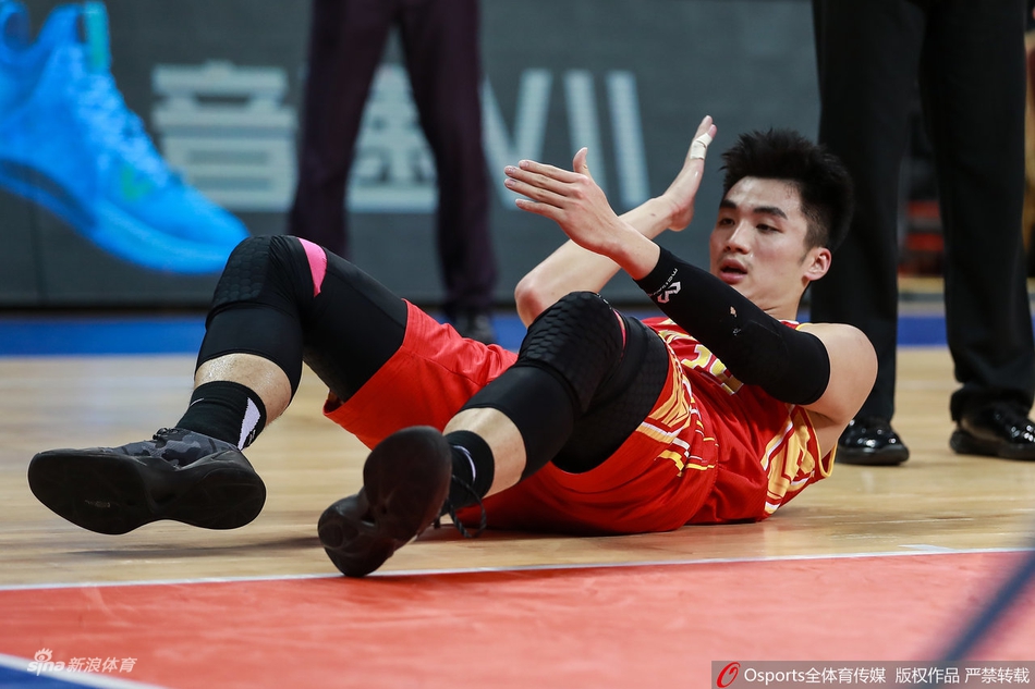 CBA半决赛G2:广东119-112深圳