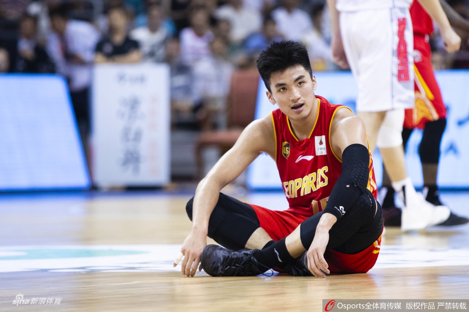 CBA半决赛G2:广东119-112深圳