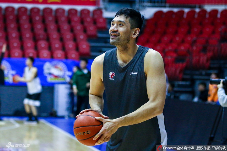 郭士强赛前训练狠抓细节