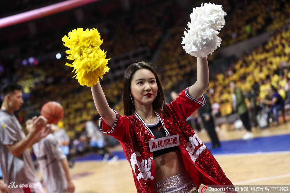 广东啦啦宝贝热舞助威