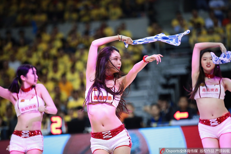 广东啦啦宝贝热舞助威