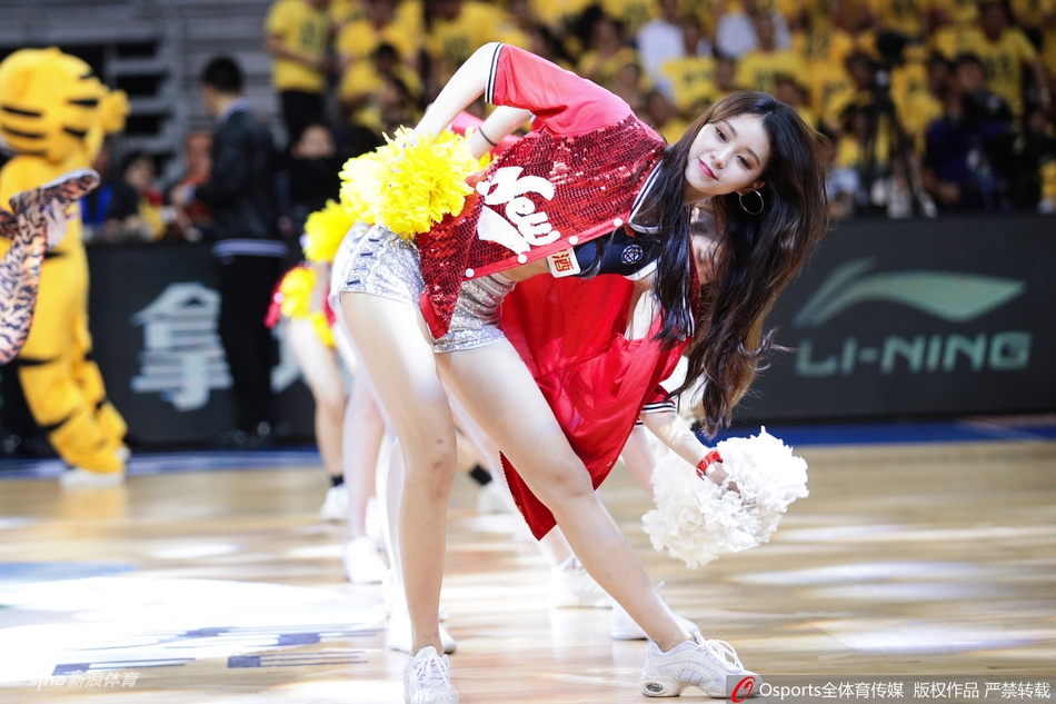 广东啦啦宝贝热舞助威