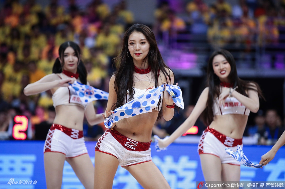 广东啦啦宝贝热舞助威