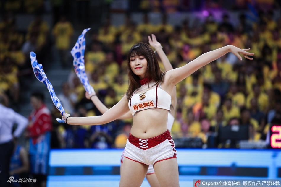 广东啦啦宝贝热舞助威