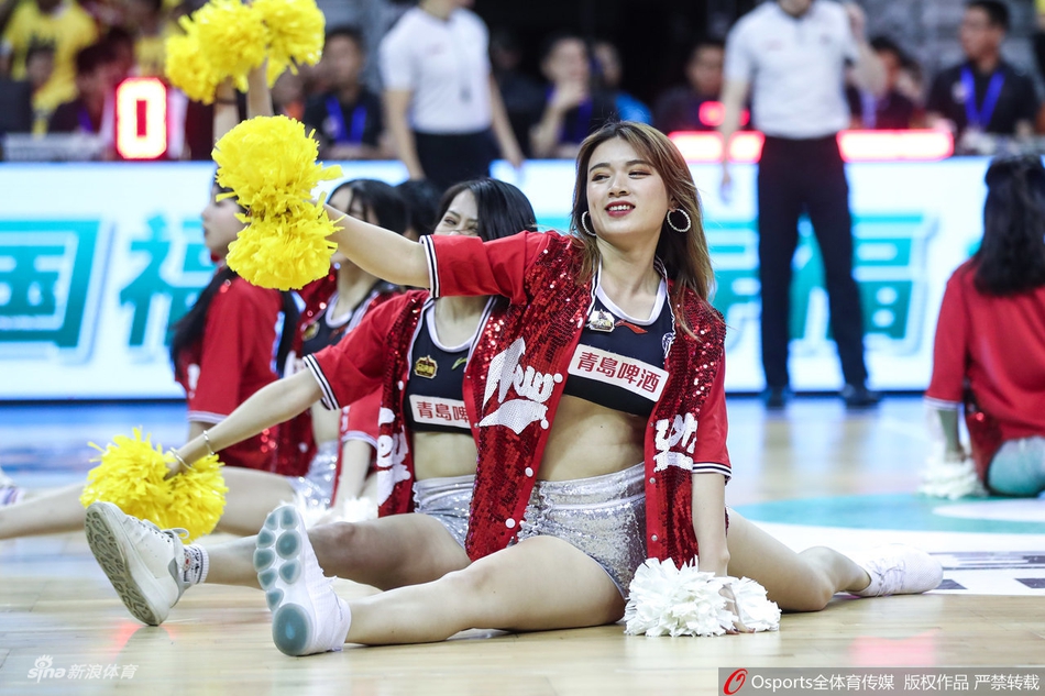 广东啦啦宝贝热舞助威