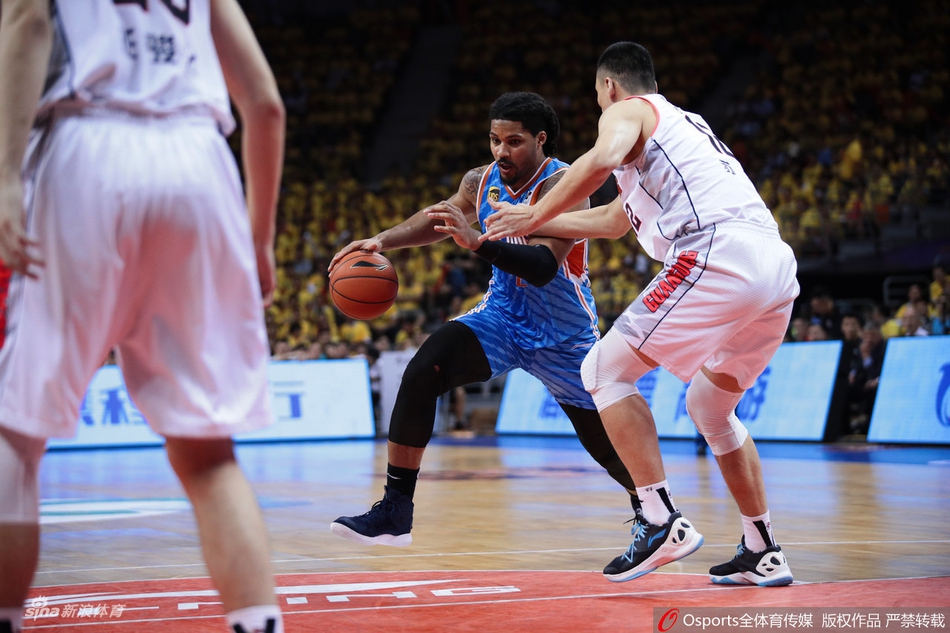 CBA总决赛G2：广东116-97新疆