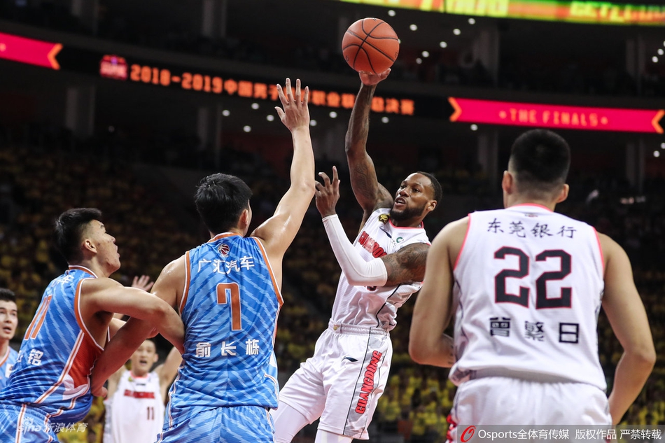 CBA总决赛G2：广东116-97新疆