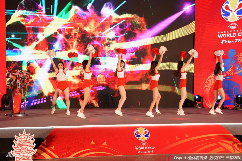 姚明出席篮球世界杯倒计时100天活动