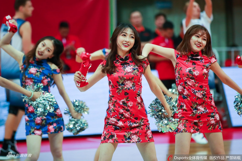 篮球宝贝中国风旗袍热舞