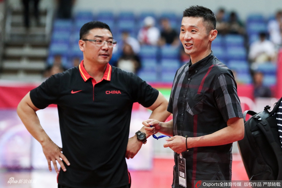 刘炜助阵男篮迎解说首秀