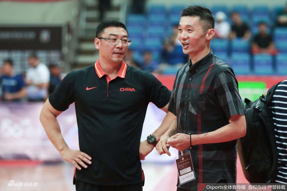 刘炜助阵男篮迎解说首秀