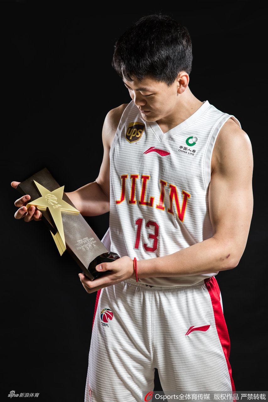 CBA最佳新人姜宇星官方写真