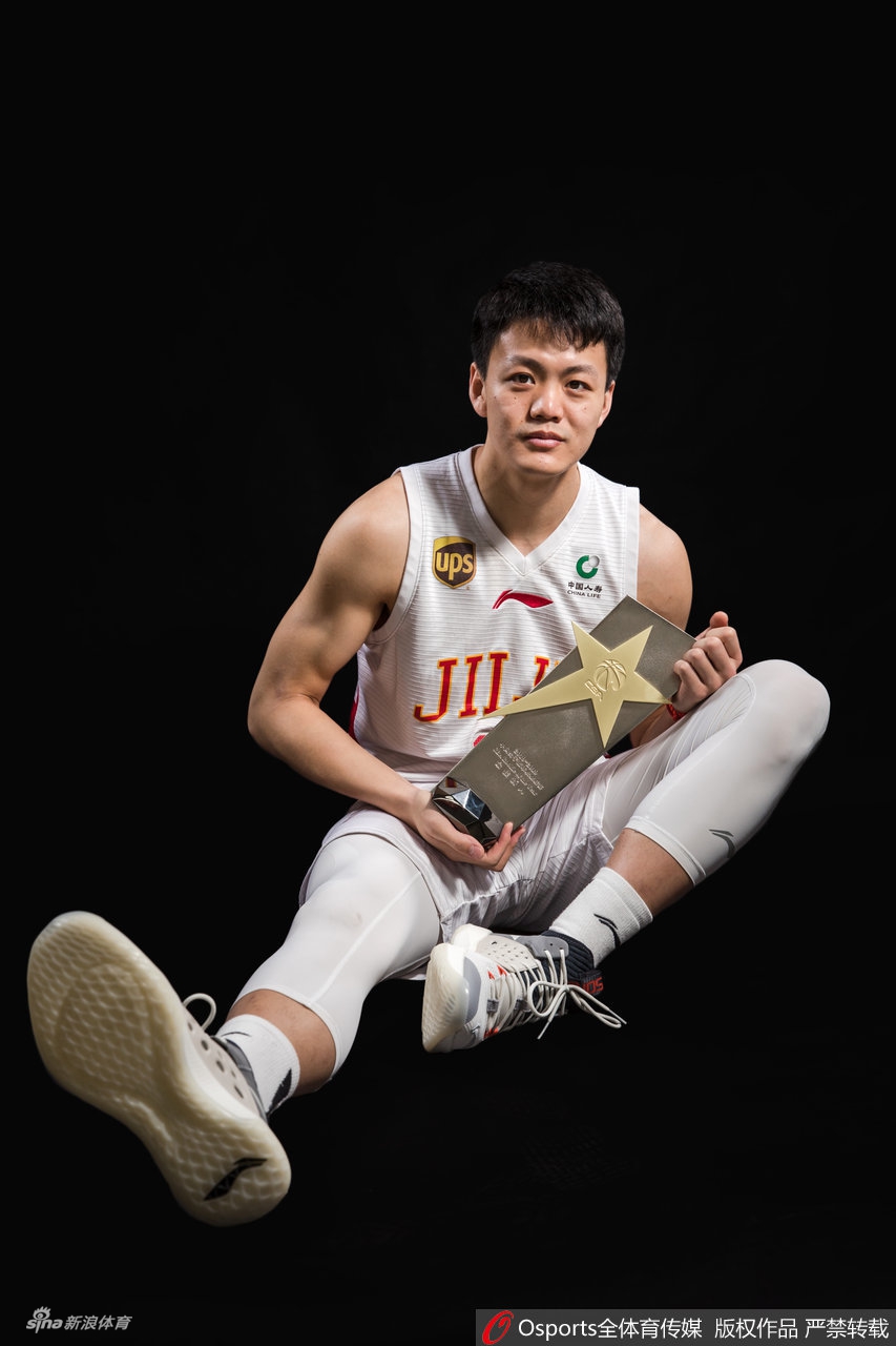 CBA最佳新人姜宇星官方写真