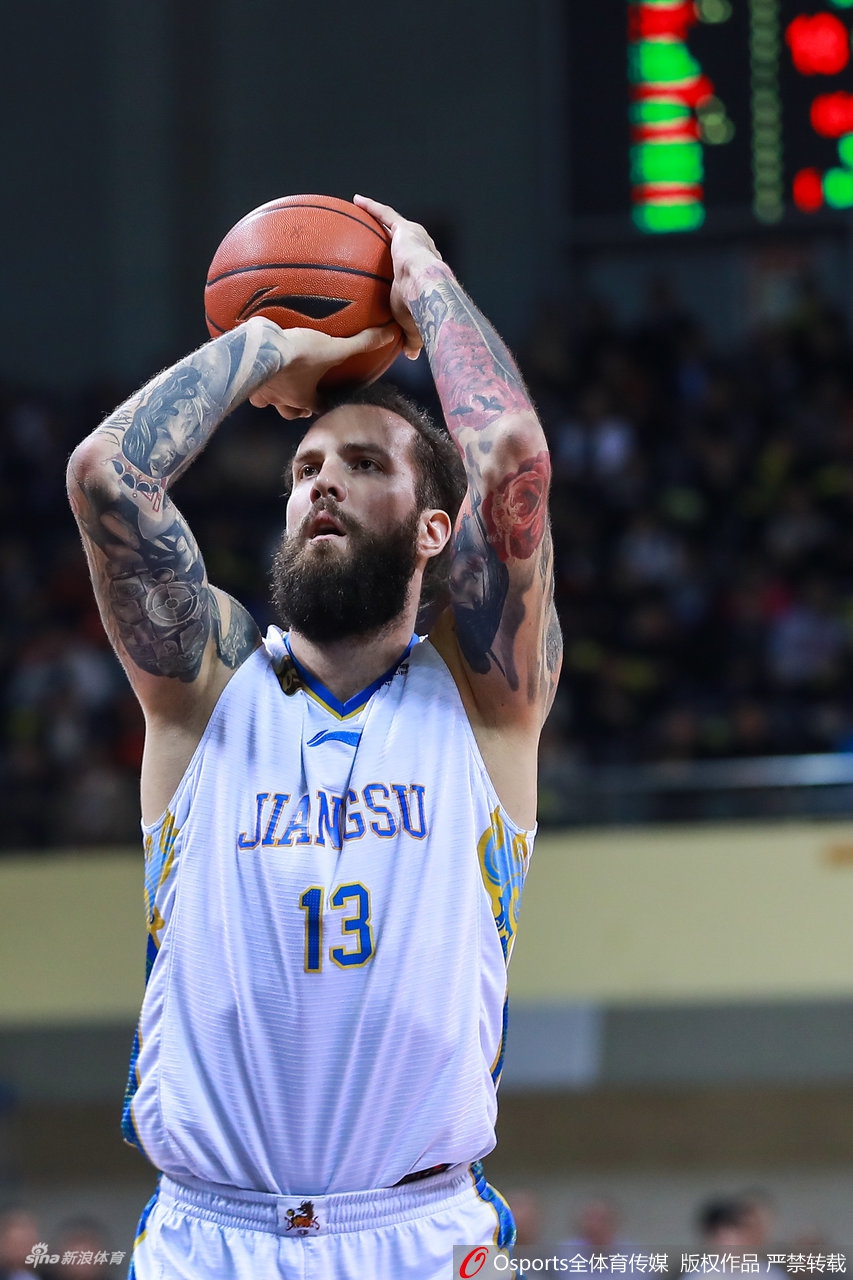 季后赛12进8:江苏113-105山东