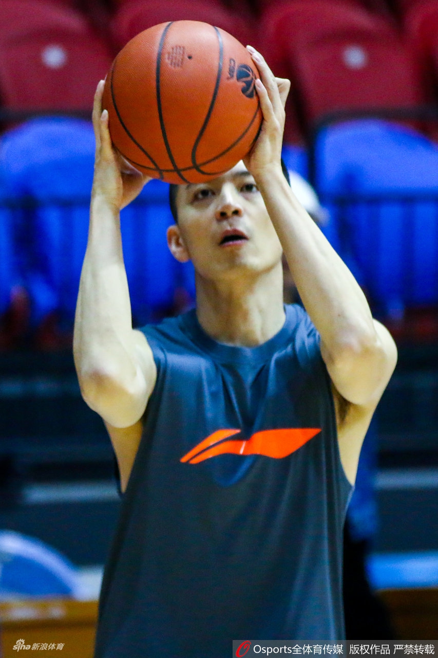 郭士强赛前训练狠抓细节