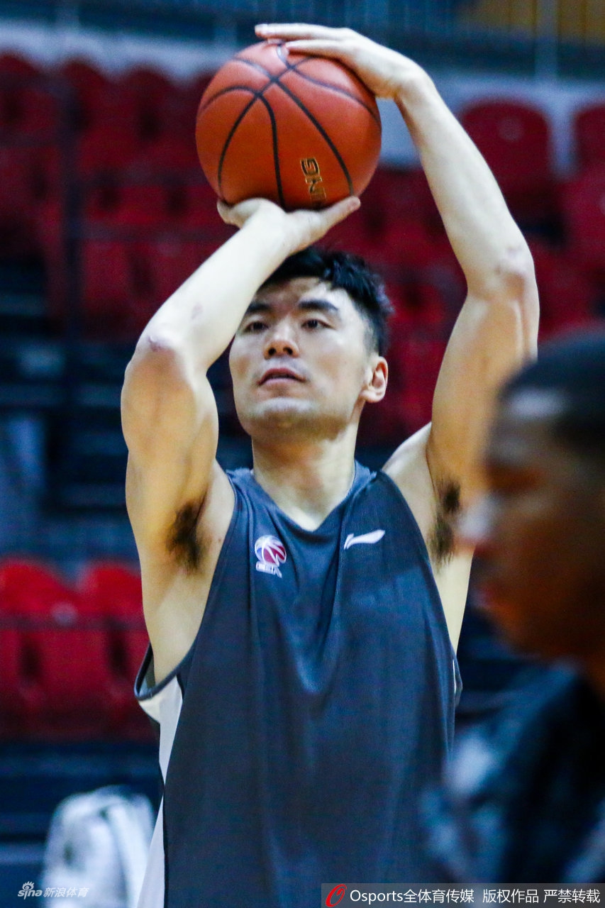 郭士强赛前训练狠抓细节