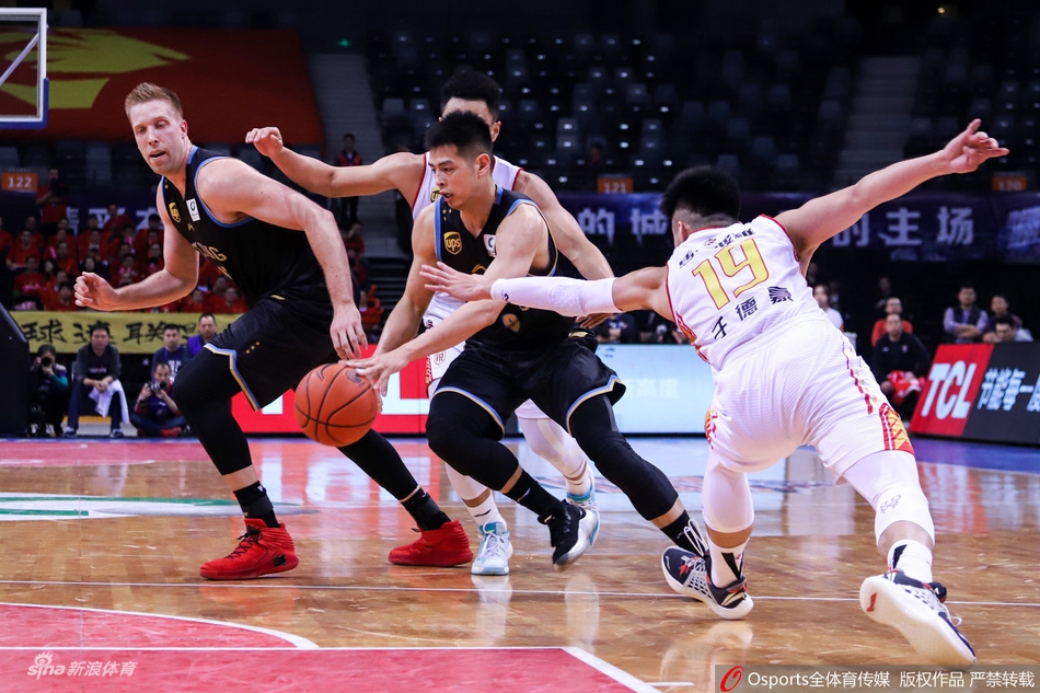 四分之一决赛：深圳96-106北京