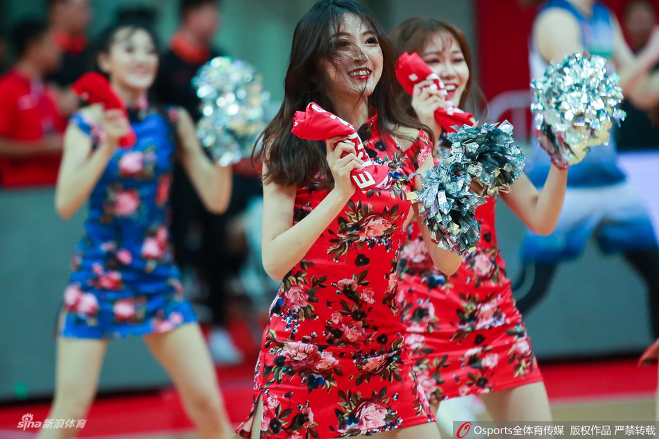 篮球宝贝中国风旗袍热舞