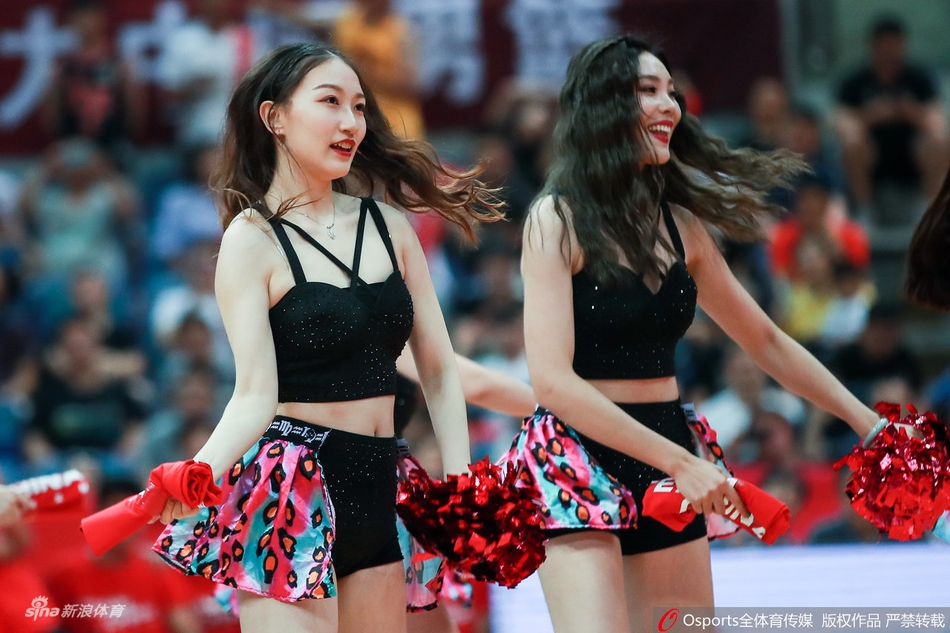 篮球宝贝中国风旗袍热舞