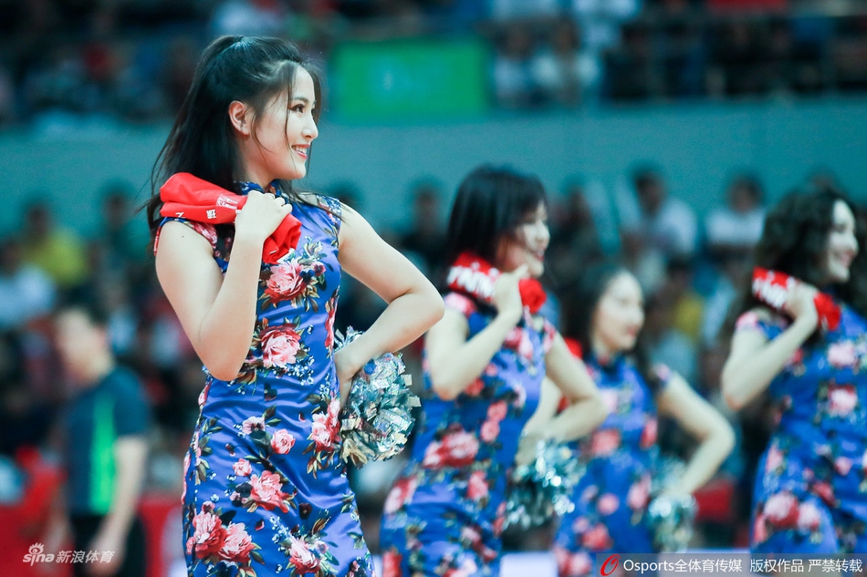 篮球宝贝中国风旗袍热舞