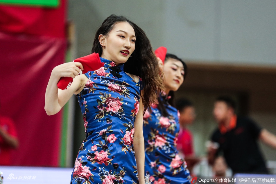 篮球宝贝中国风旗袍热舞