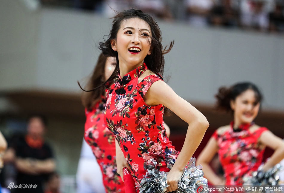 篮球宝贝中国风旗袍热舞