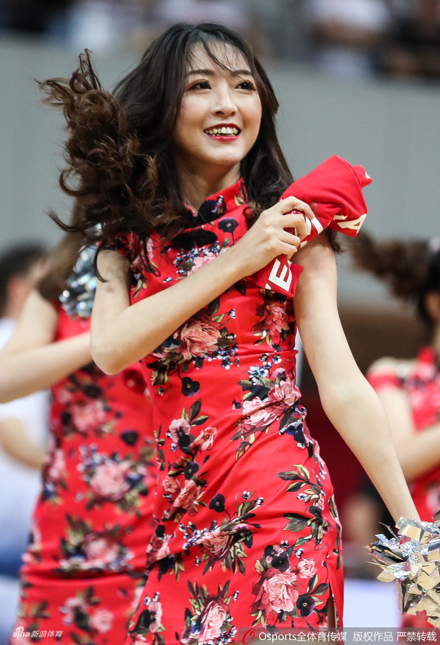 篮球宝贝中国风旗袍热舞