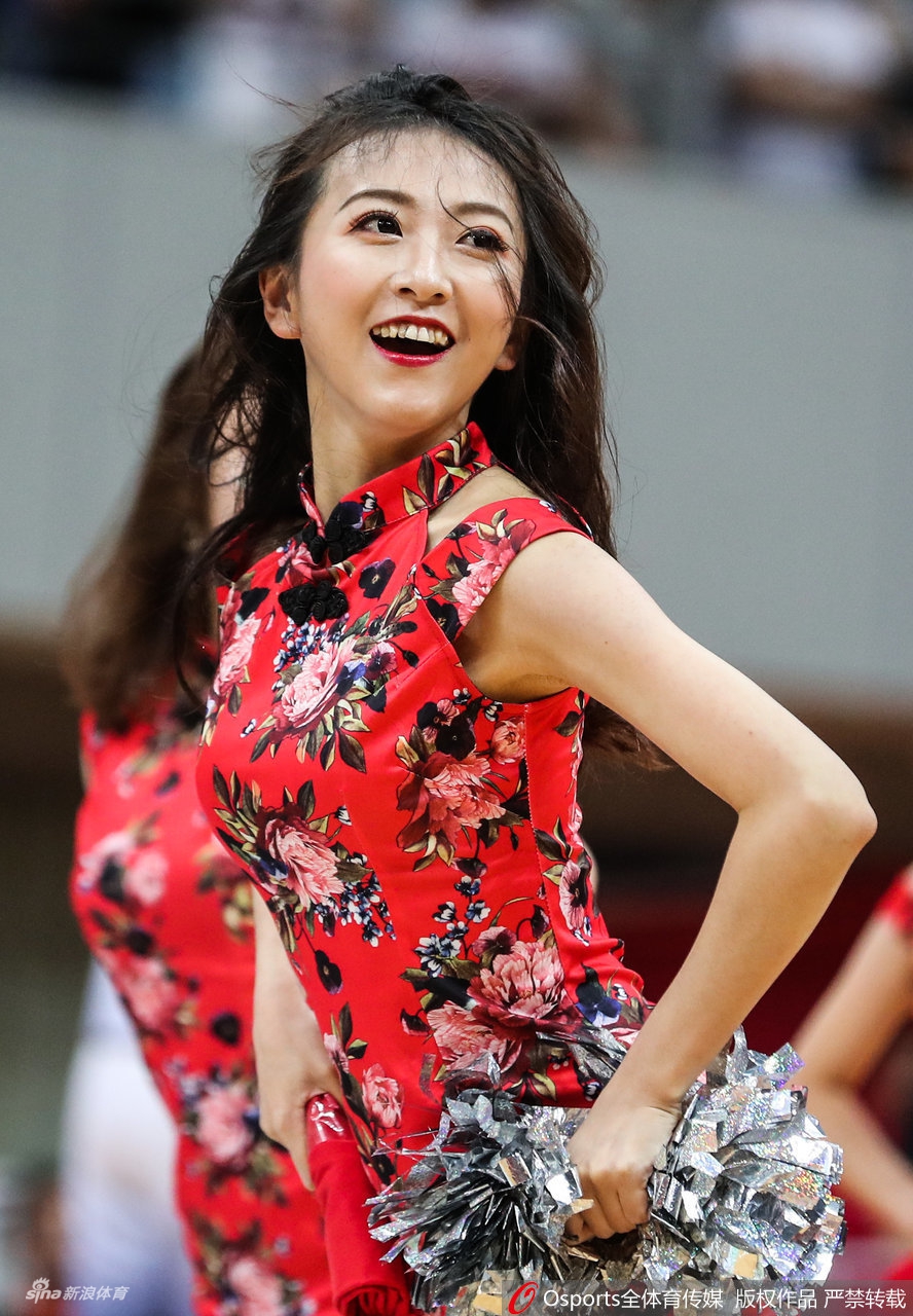 篮球宝贝中国风旗袍热舞