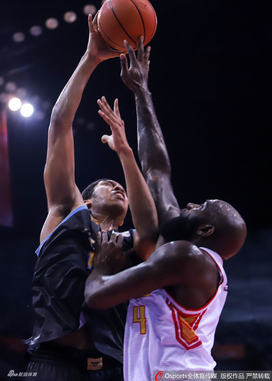 四分之一决赛：深圳96-106北京