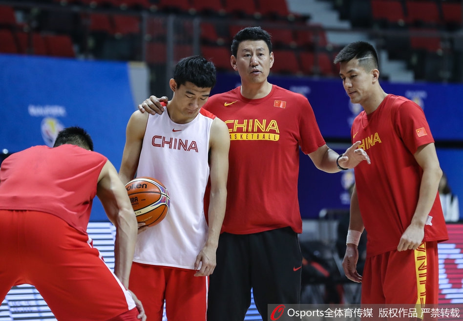郭少调皮挑战阿联 男篮备战叙利亚