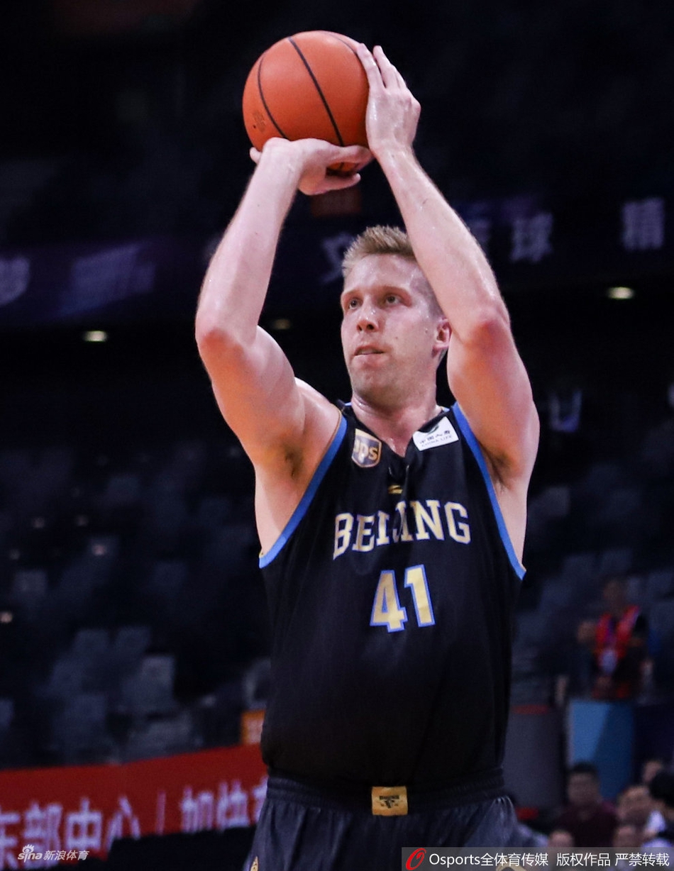 四分之一决赛：深圳96-106北京