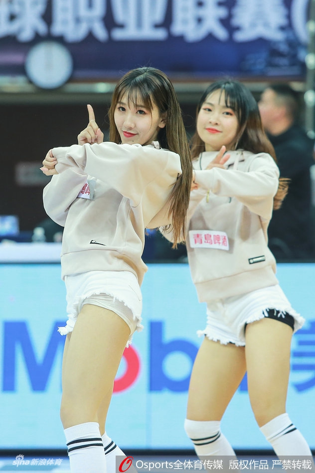 广厦队啦啦队宝贝激情热舞