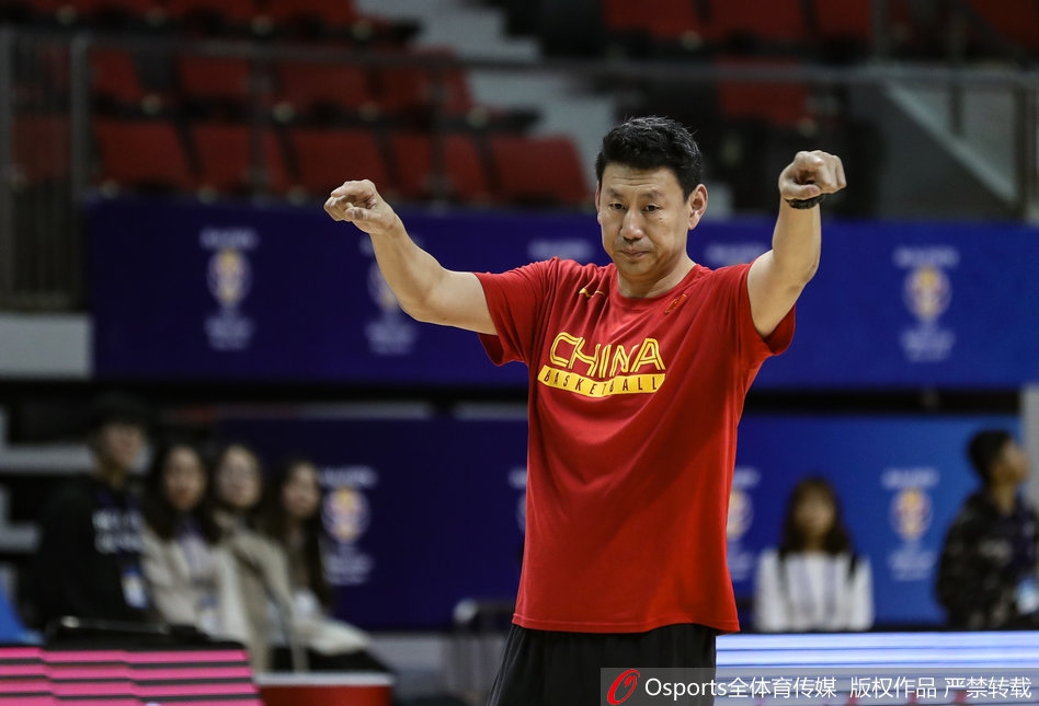 郭少调皮挑战阿联 男篮备战叙利亚