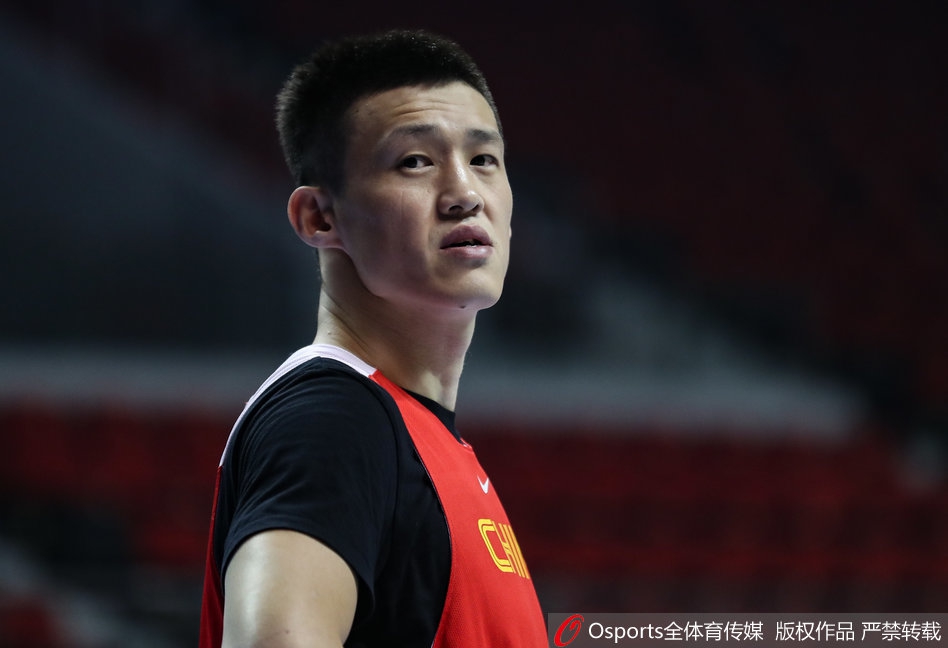 郭少调皮挑战阿联 男篮备战叙利亚