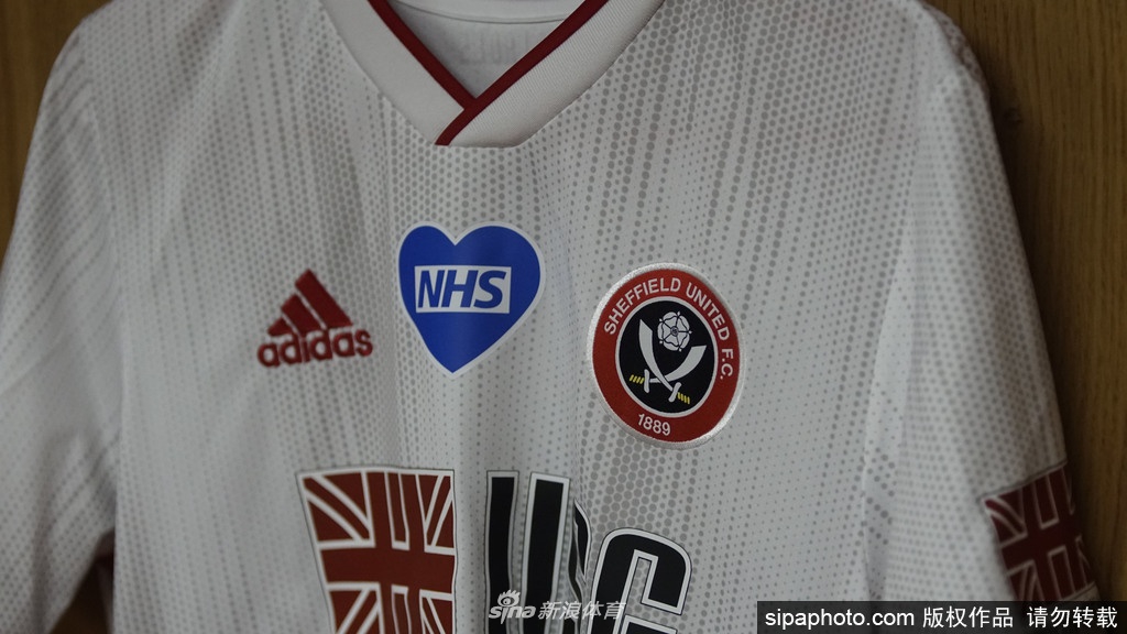 支持   键翻阅图片 列表查看 大图 全屏观看 2020.06.