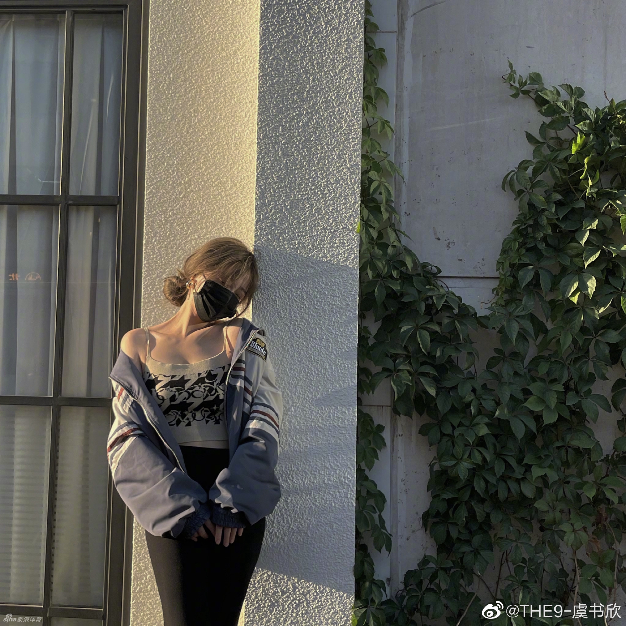 女星虞书欣练普拉提秀好身材